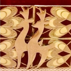 🦌Reindeer Beautiful Sandor Brooch,Signed🦌